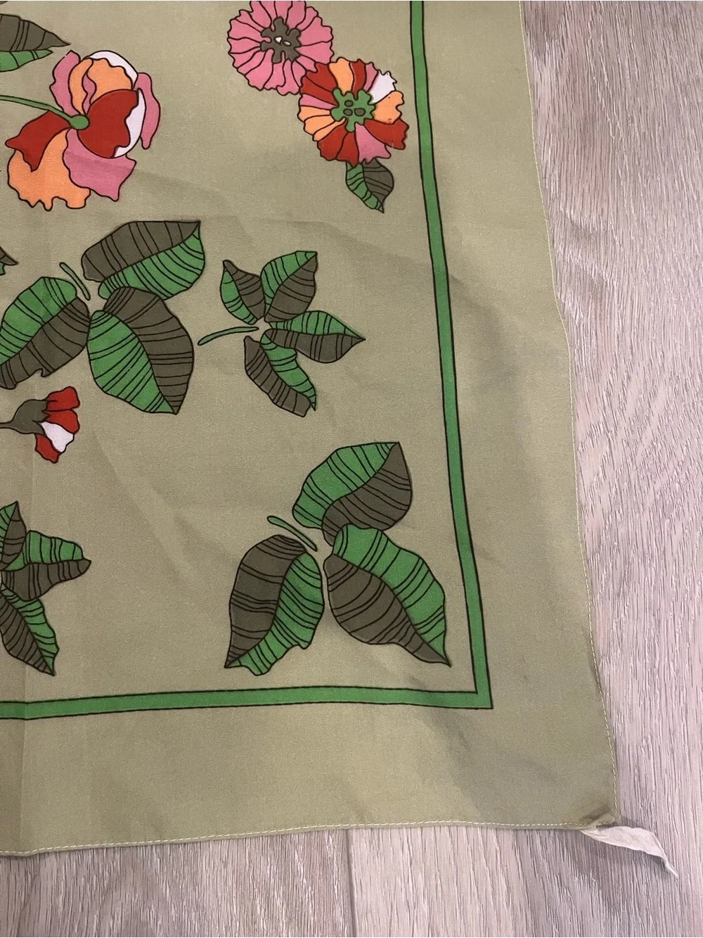 Vintage 70s floral square scarf